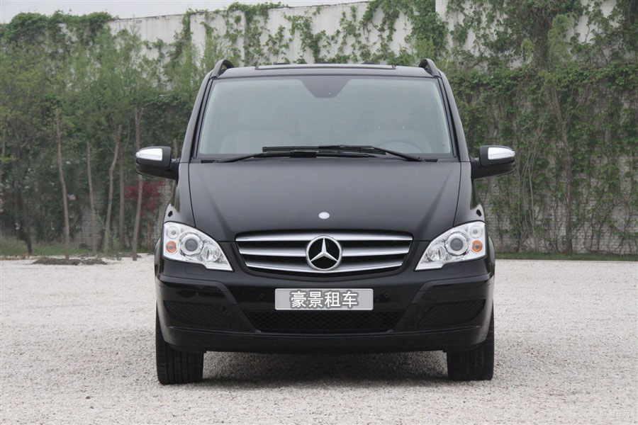 成都租商務(wù)車-奔馳唯雅諾