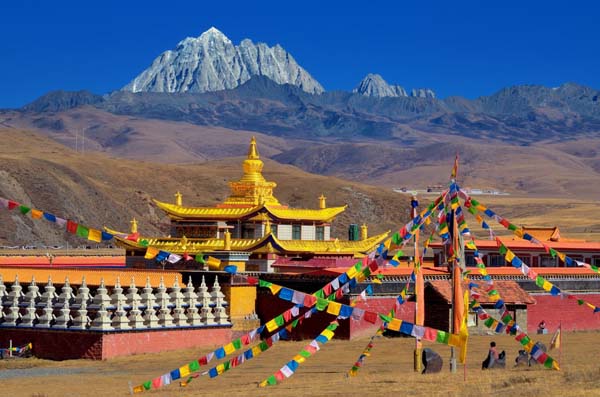 成都、丹巴、香格里拉、新都橋、海螺溝13日全景游