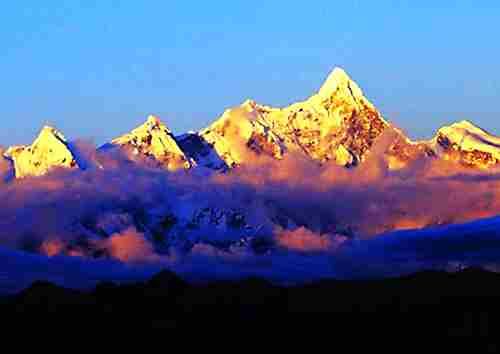 成都租車(chē)包車(chē)去拉薩,經(jīng)稻城亞丁+川藏南線(xiàn)十一日游