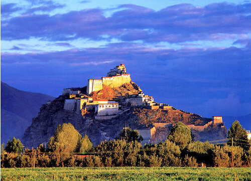 江孜達(dá)瑪節(jié)開(kāi)幕在即 成都租越野車(chē)俱樂(lè)部邀您同行