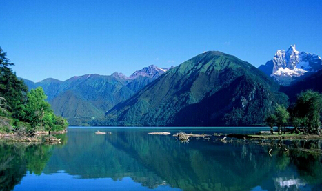 成都租越野車(chē)普拉多去云南麗江